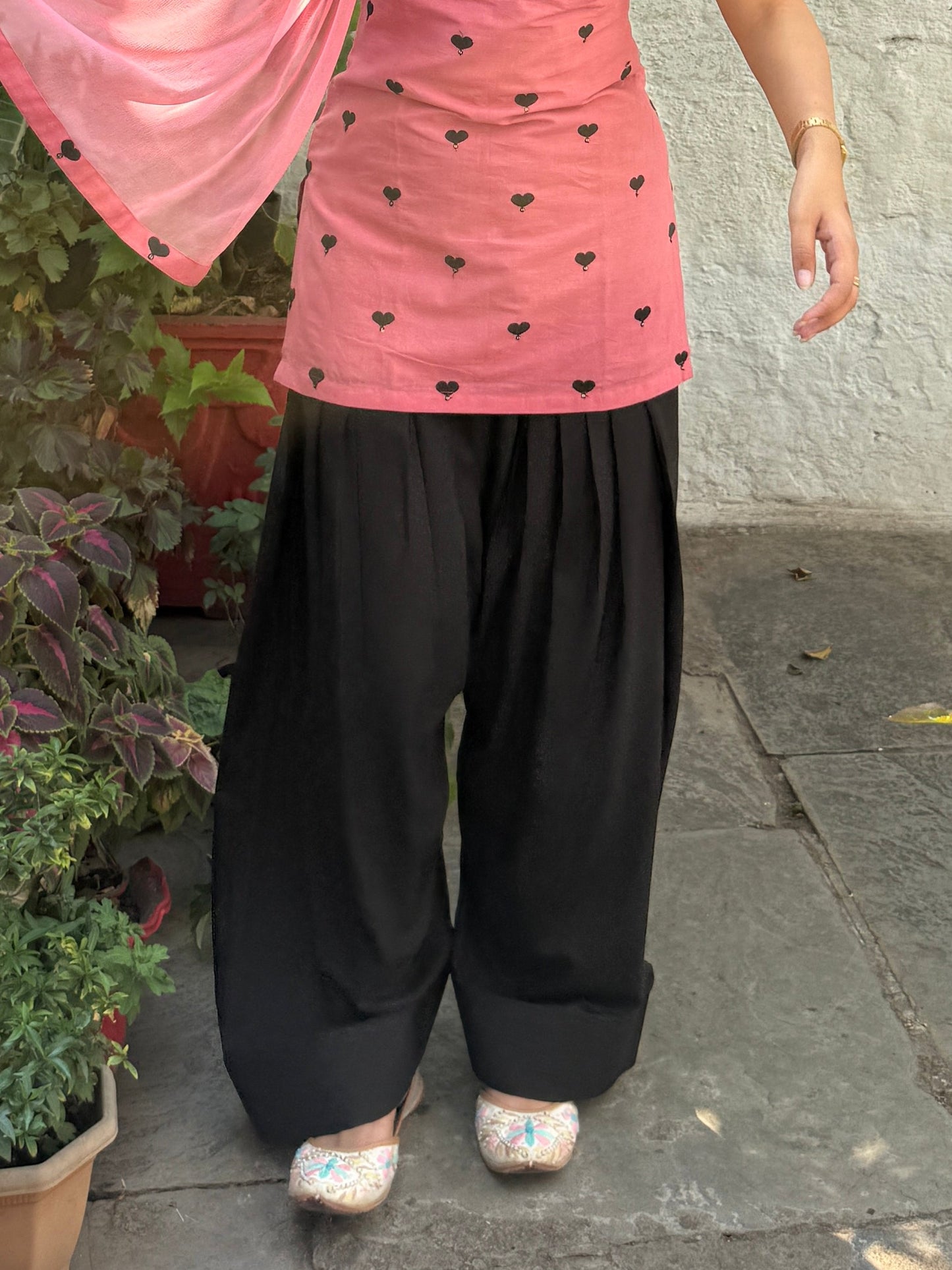 Farshi Salwar black