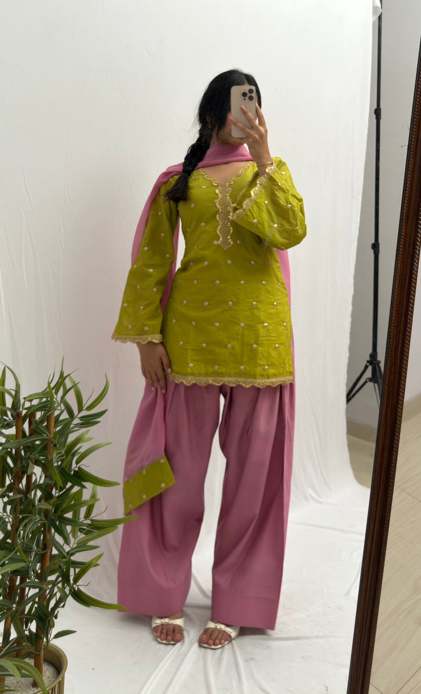 Noor set