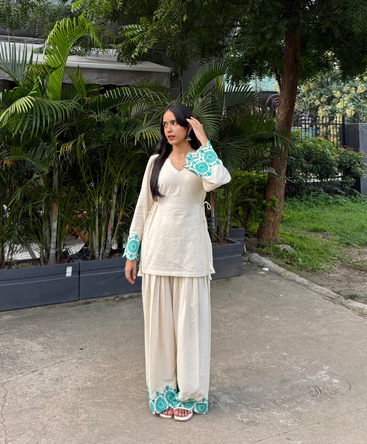 Gul set in Blue
