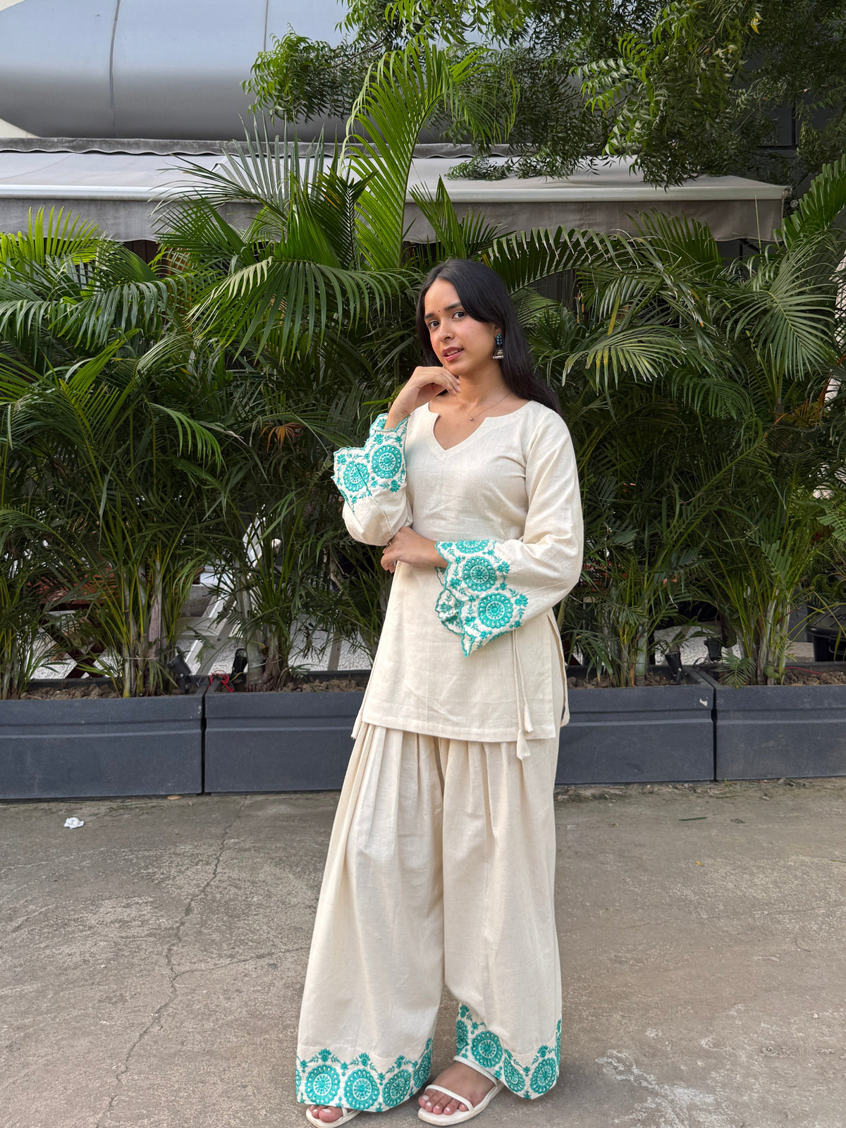Gul set in Blue