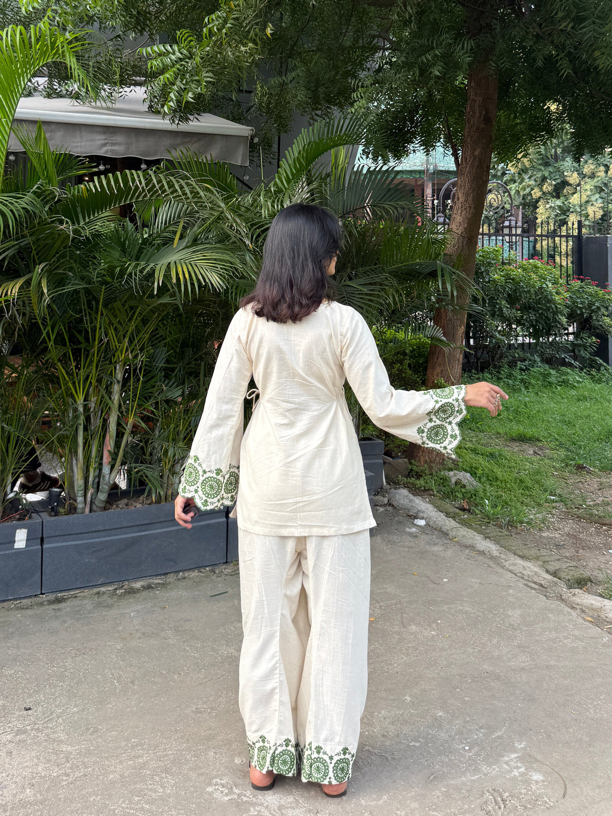 Gul set in Green