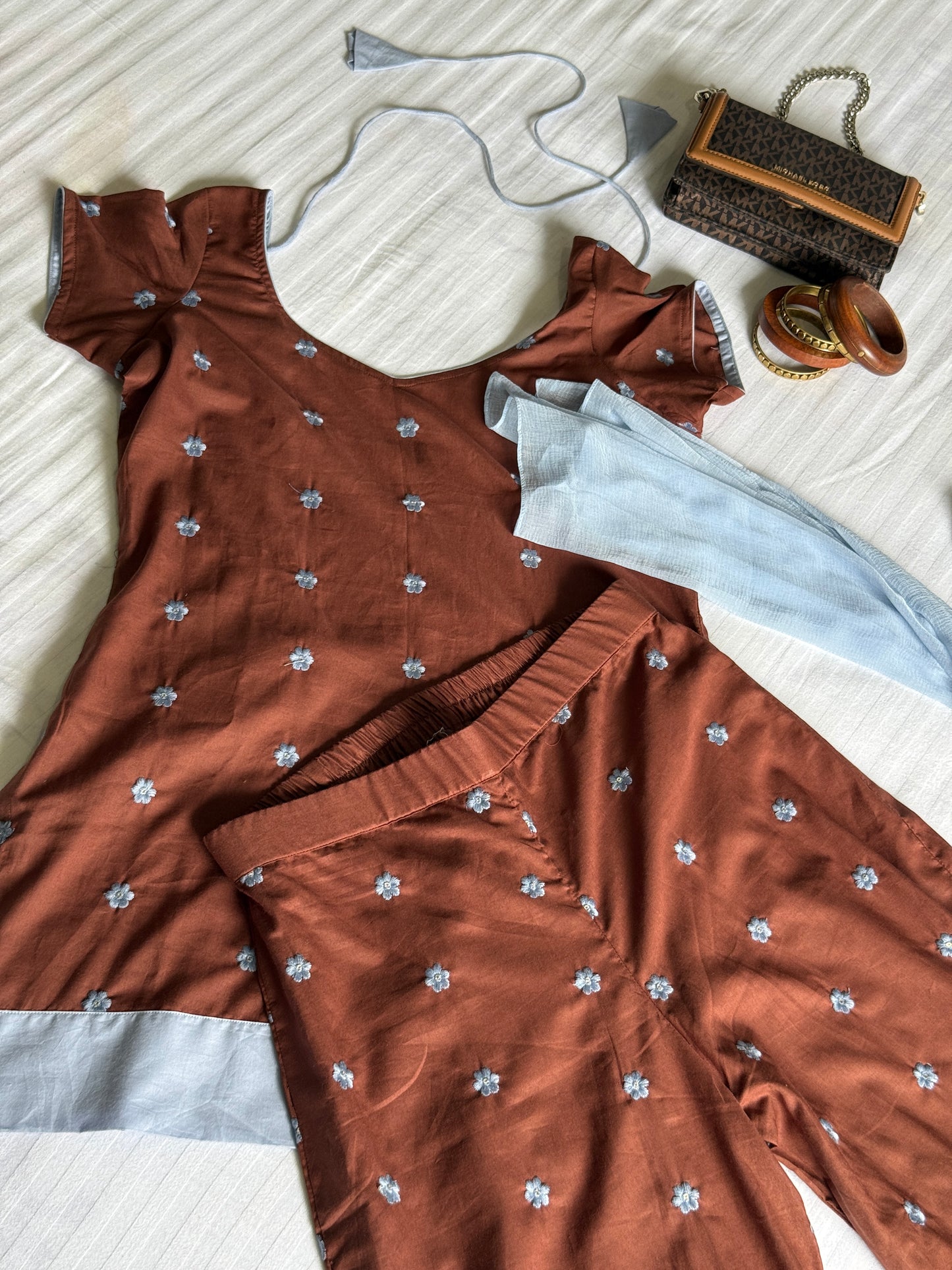 Brown phoolish set