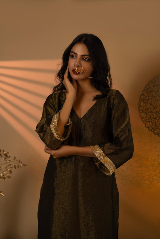 Vee fit kurta set